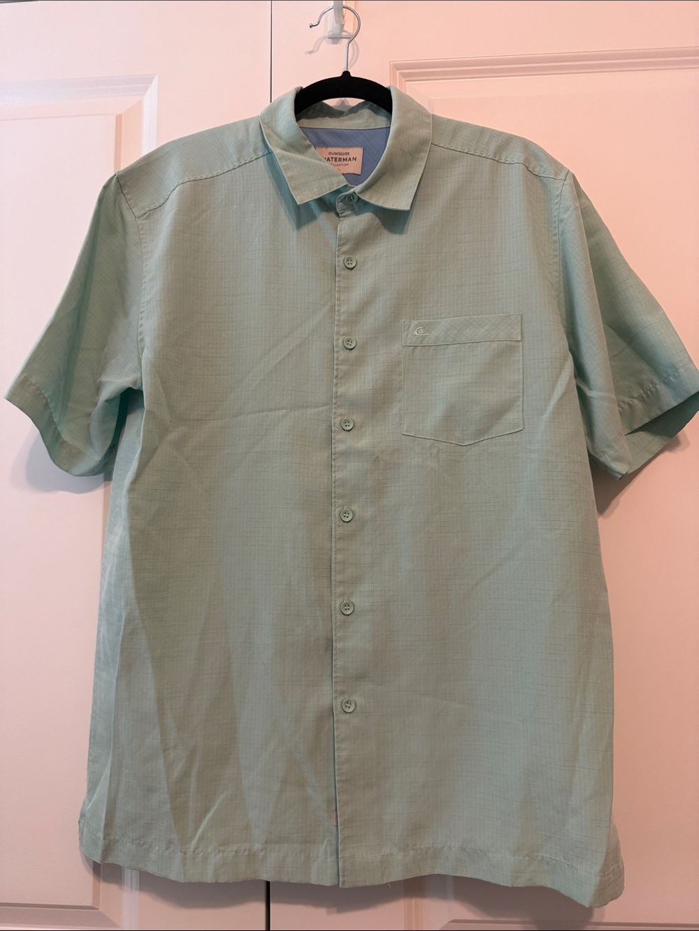 Quiksilver Men's Short-Sleeve Button-Down Shirt in Light Mint
